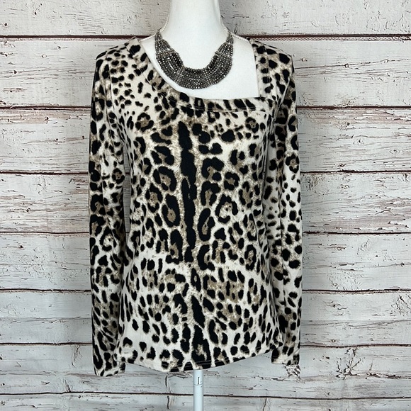 BiBi Sweaters - BiBi soft Leopard asymmetrical beck line thin sweater small
